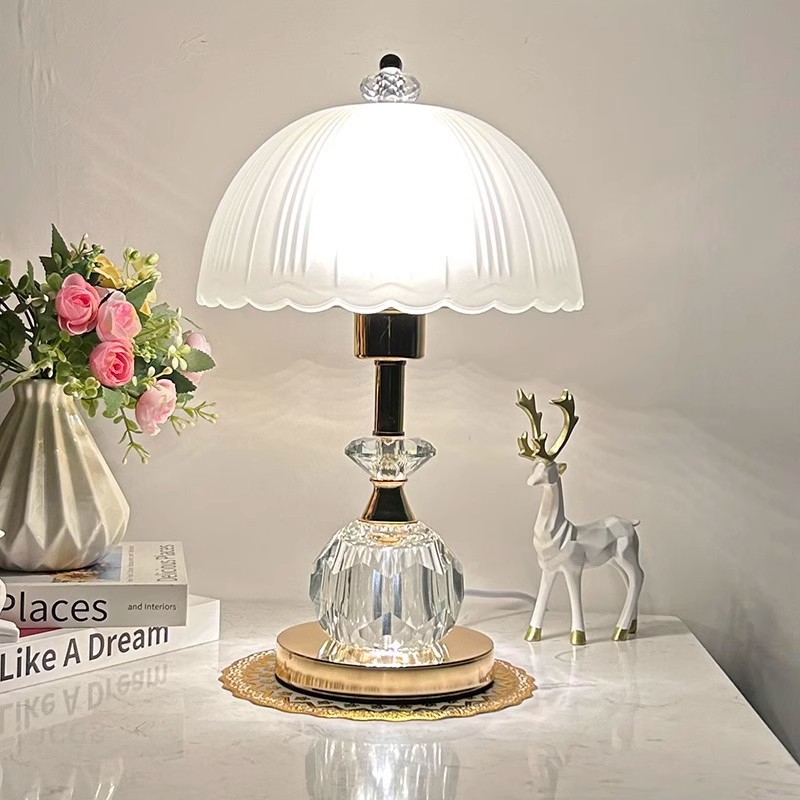 Desk Lamp - โคมไฟตั้งโต๊ะคริสตัล แฟชั่นระดับไฮเอนด์ เรียบง่าย โคมไฟข้างเตียงห้องนอน หรูหรา อเนกประสงค์